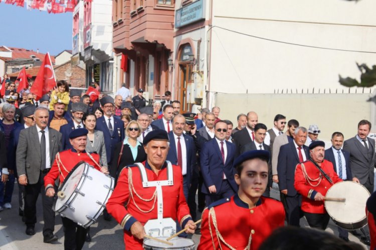 Bursa Mudanya sokaklarını bayram coşkusu sardı