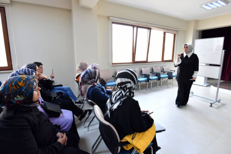 Bursa Osmangazi'den Bilgi Evi velilerine eğitim