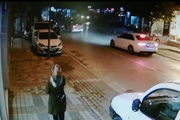 Bursa'da silahla ateş açtılar, polisi görüp kaçarken kaza yaptı
