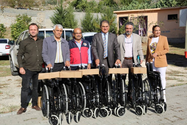 Özel gereksinimli çocuklara kişisel bakım