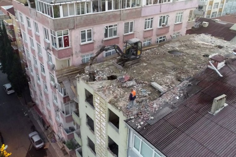 İstanbul'da ilginç yıkım