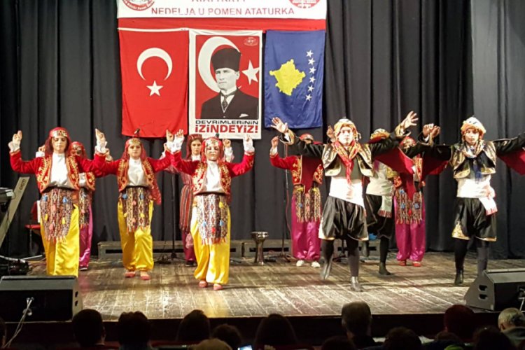 Atatürk, Kosova'da sevdiği şarkılarla anıldı