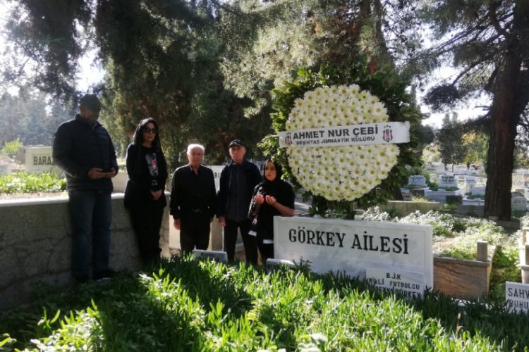 Voleci Şeref, kabri başında anıldı
