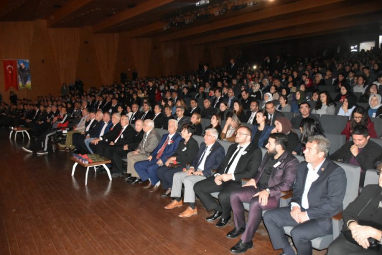 10 Kasım'da Bursa Gemlikliler Ata'ya bağlılıklarını gösterdi