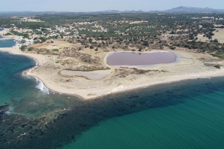 Kalp şeklindeki 'pembe göl' turizme kazandırılacak