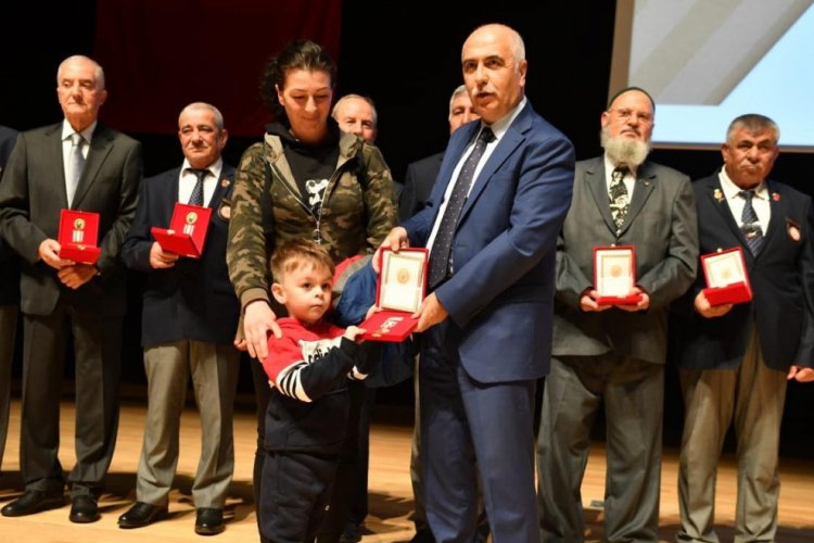 Denizlili Kıbrıs gazilerine madalya ve berat