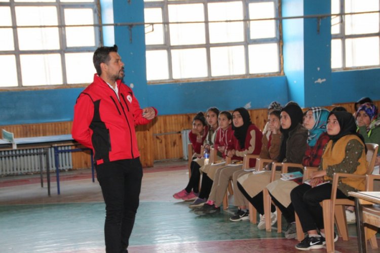 Öğrenciler terör olaylarına karşı bilgilendiriliyor