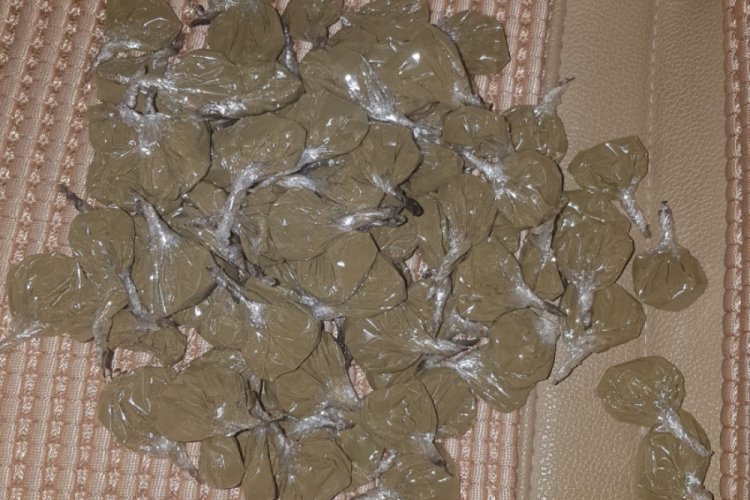 Otomobilde 1,5 kilo esrar ele geçti