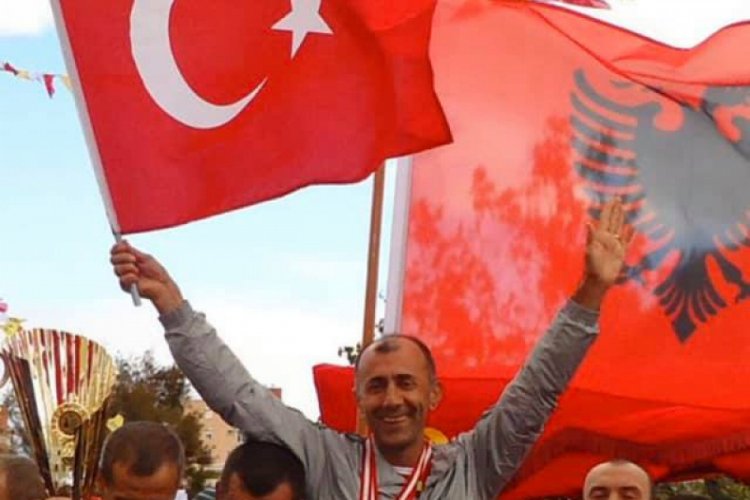 Ağaçtan düşen milli takım antrenörü kurtarılamadı