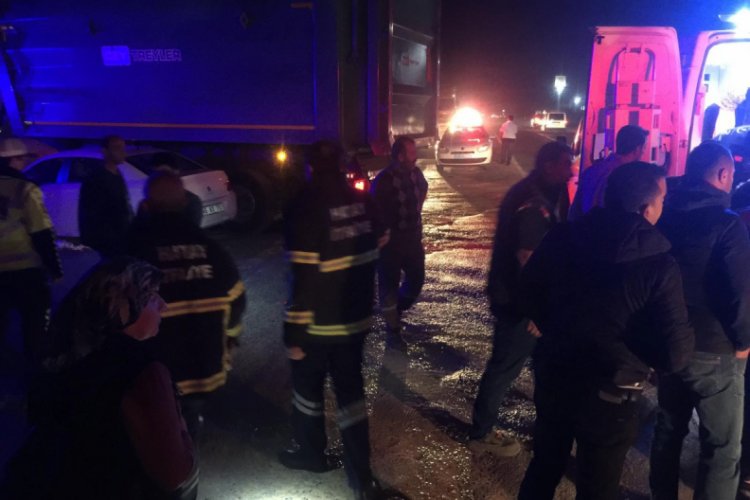 Hatay'da tır ile otomobil çarpıştı: 5 yaralı