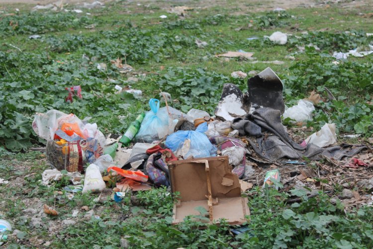 Bursa'da çöplerin yanında eğitim! (ÖZEL HABER)