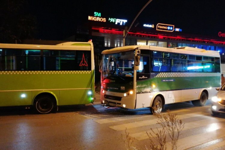 2 halk otobüsü çarpıştı: 1 yaralı