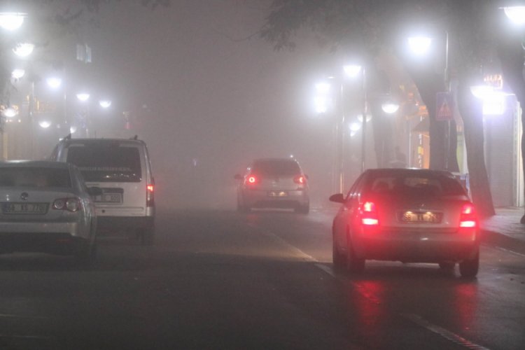Aksaray'da yoğun sis trafiği olumsuz etkiliyor