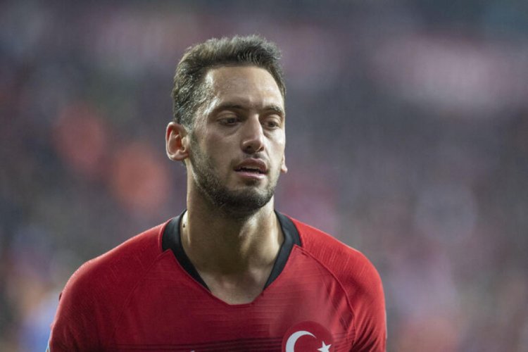 Hakan Çalhanoğlu'dan Alman basınına ''asker selamı'' açıklaması ''Çok yazık''