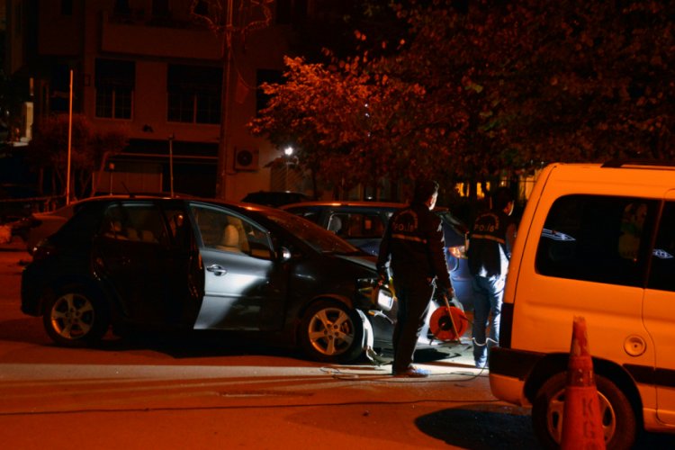 Adana'da eğlence mekânlarının bulunduğu caddede EYP patlaması