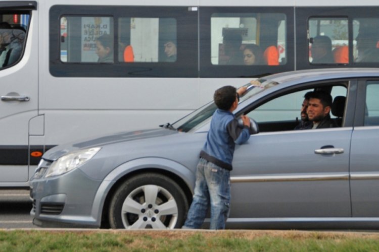 Çocukları dilendiren 11 aileye ceza işlemi yapıldı