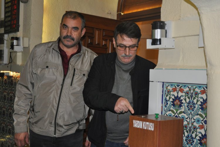 Bursa'da önce dua ettiler, sonra kapıyı kırıp camiyi soydular