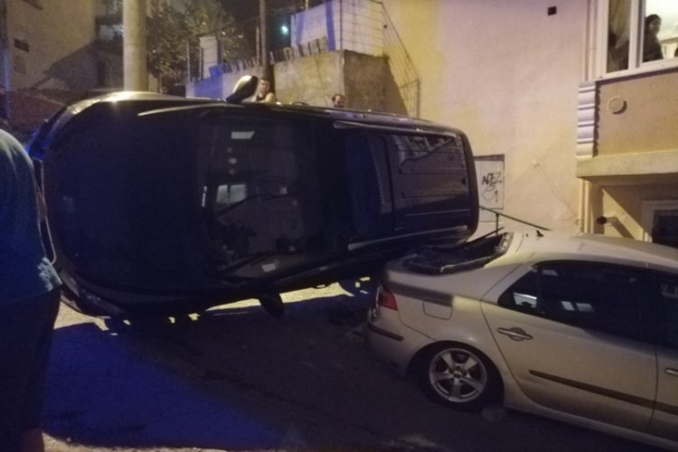 Ehliyetsiz sürücü kaza yaptı, annesi ölümden döndü