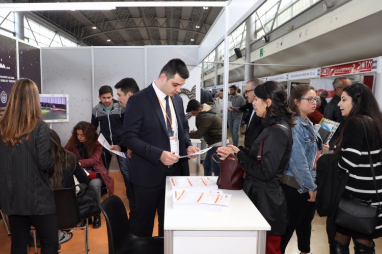 Bursa'da iş arayanlar ile işverenler buluştu