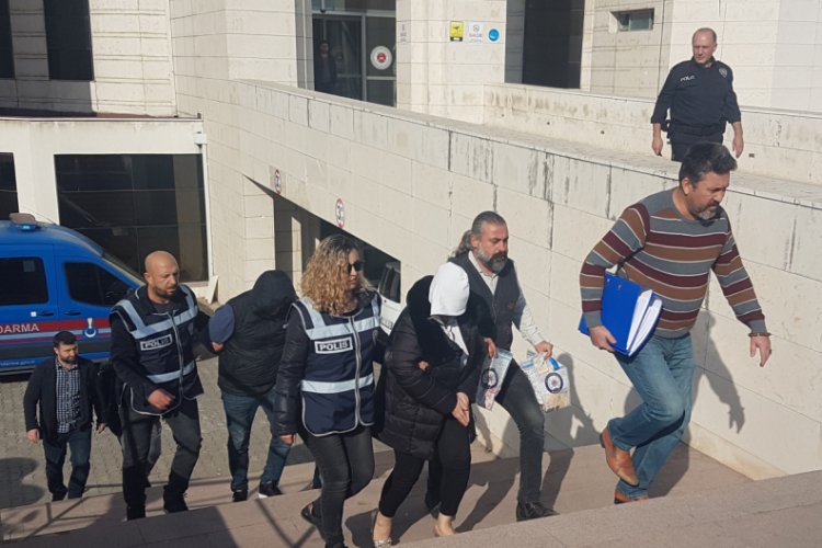 Fuhuş operasyonunda 250 bin TL ele geçirildi, 1'i kadın 2 kişi tutuklandı