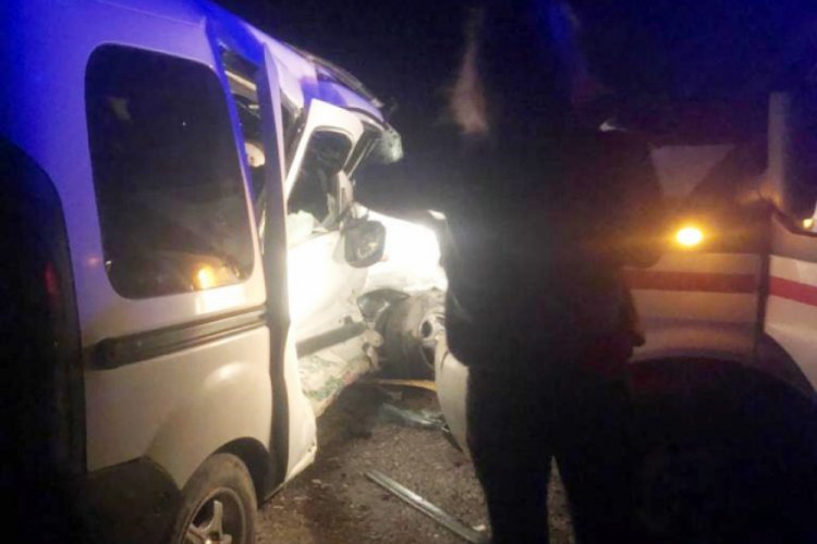 Ambulansla ticari araç çarpıştı: 5 yaralı