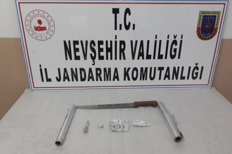 Jandarma, uyuşturucudan 3 kişiyi gözaltına aldı