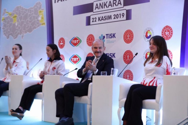 Bakan Soylu, 'Yarın Çok Genç Olacak' projesinde sporcularla buluştu