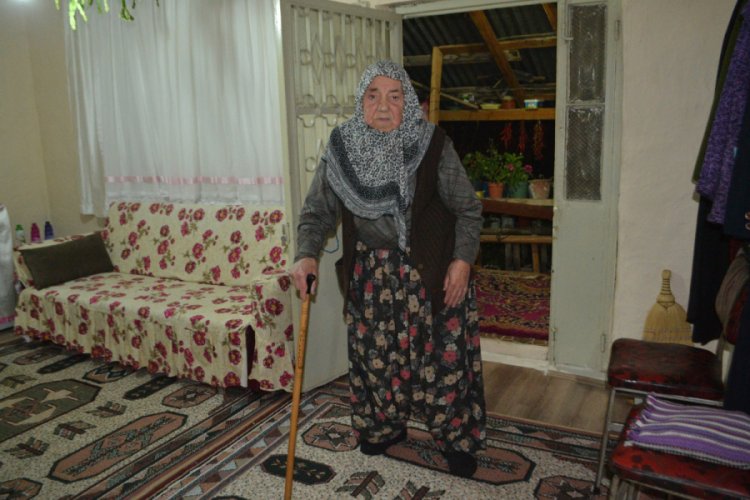 Bursa'da 89 yaşındaki yaşlı kadının emekli maaşı alıp gittiler