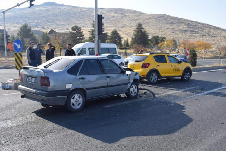 Trafik kazasında 3 kişi yaralandı
