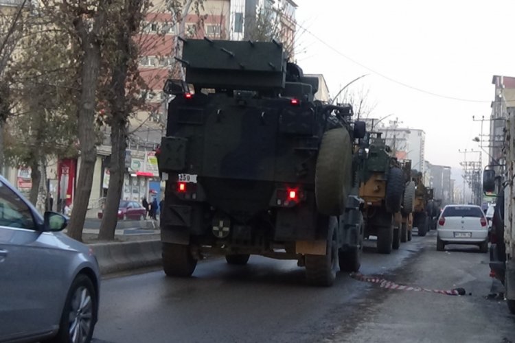 Irak sınırına askeri sevkiyat