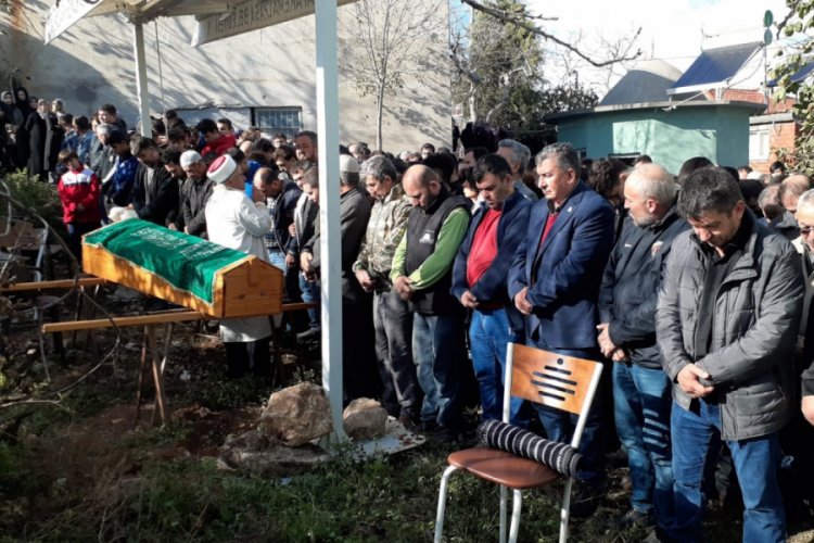 Bursa'da antrenmanda hayatını kaybeden genç futbolcu toprağa verildi