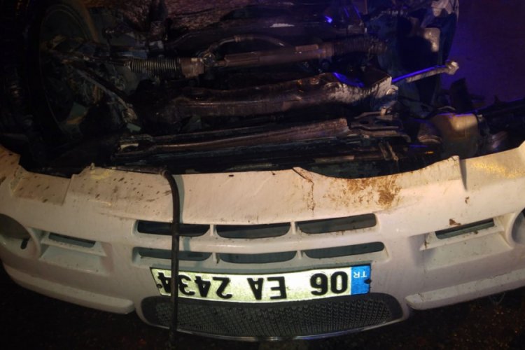 Başkent'te takla atan otomobilin sürücüsünün kolu koptu