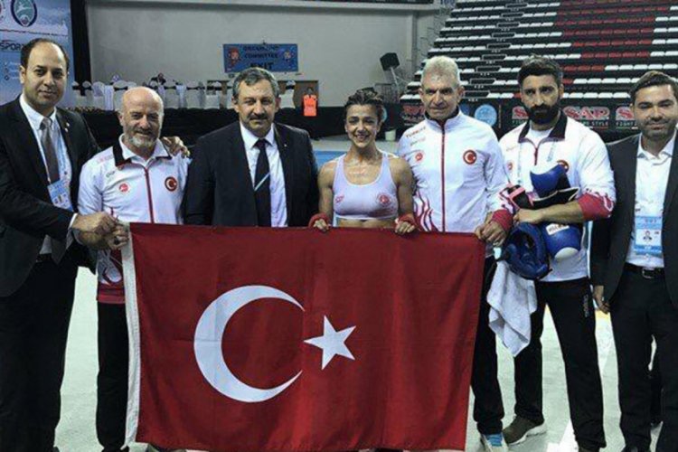 Tekstil atölyesinden dünya şampiyonluğuna uzanan bir zafer hikayesi