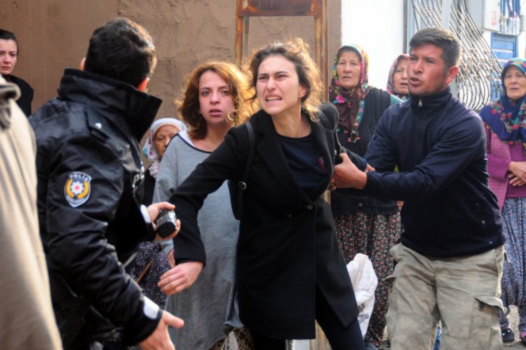 Uyuşturucu parası vermeyen annesini öldürdü