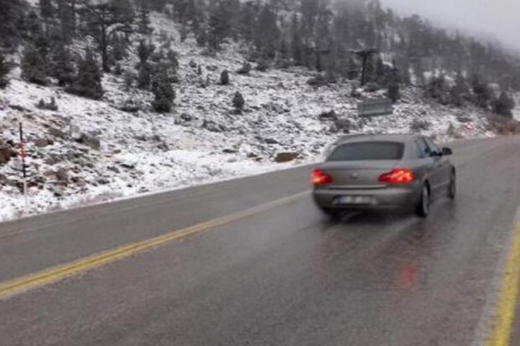 Antalya- Konya yolunda kar yağışı başladı!
