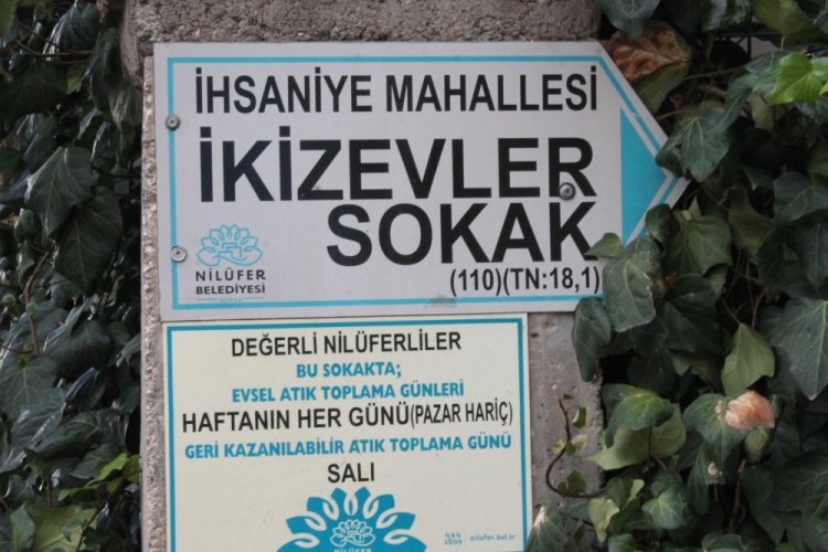 Bursa'da bozuk kaldırıma tepki var! (ÖZEL HABER)