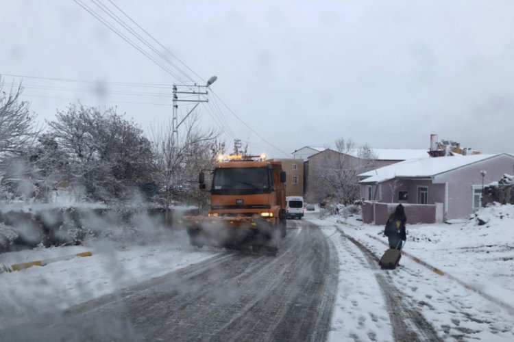 Çıldır'da beklenen kar geldi
