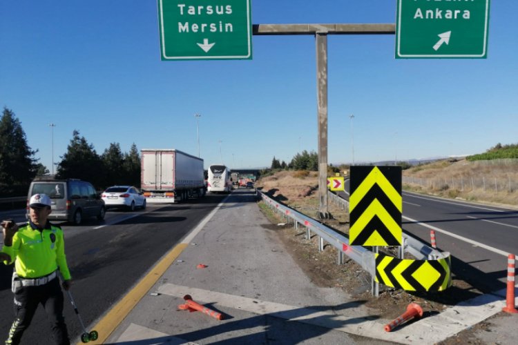 Tarsus'ta trafik kazası: 1 ölü, 2 yaralı