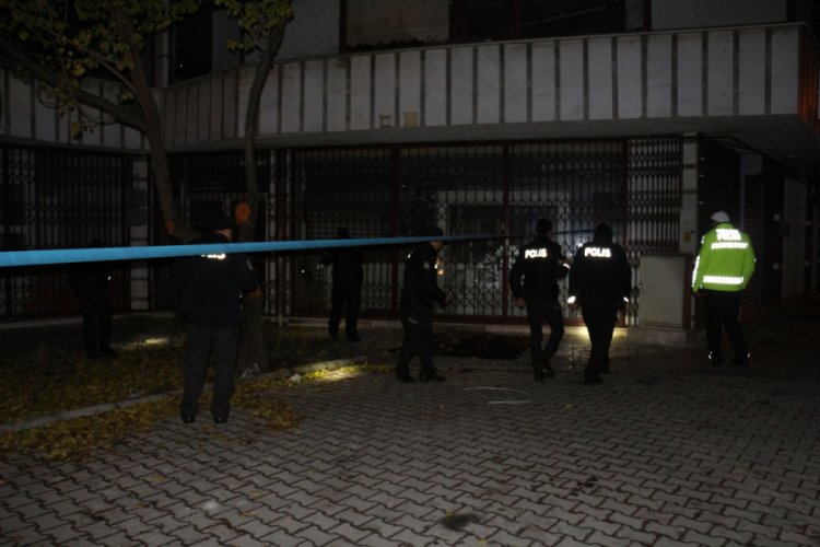 Bıçaklı kavgada 1 kişi yaralandı