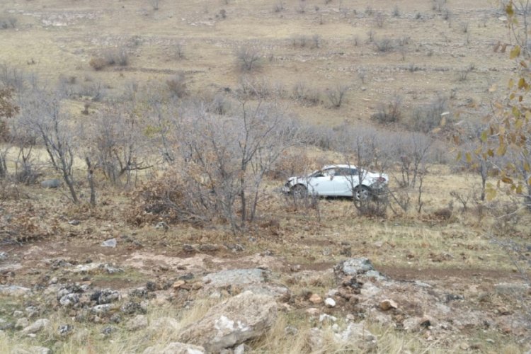 Gercüş'te virajı alamayan otomobil takla attı