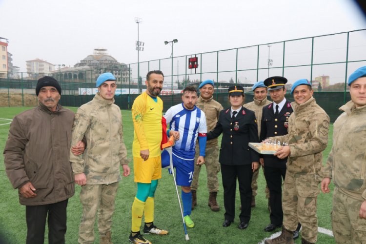 Jandarma'dan ampute futbolculara ziyaret