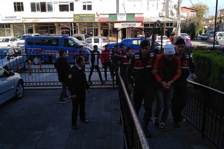 Villalardan hırsızlık yapan 3 kişi tutuklandı
