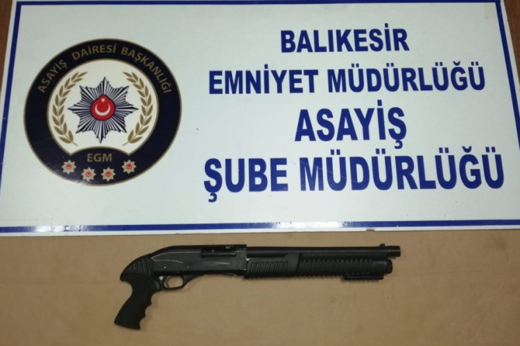 Balıkesir'de 5 silah ele geçirildi