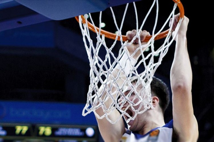 Doncic'ten üç çeyrekte 33 sayı, 18 ribaunt