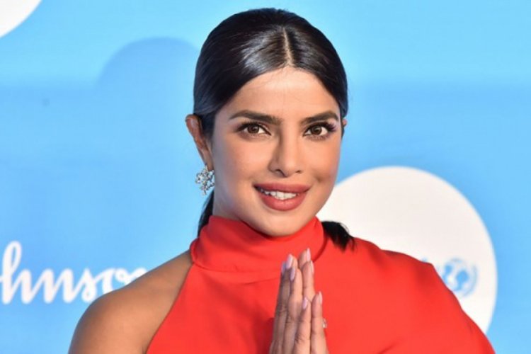 Priyanka Chopra'ya yardımseverlik ödülü