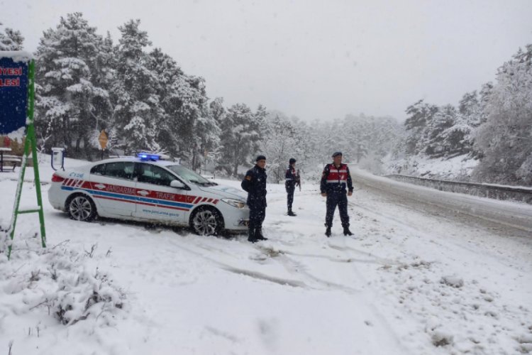 Kar yağışı Sarıcakaya yolunda etkili oldu