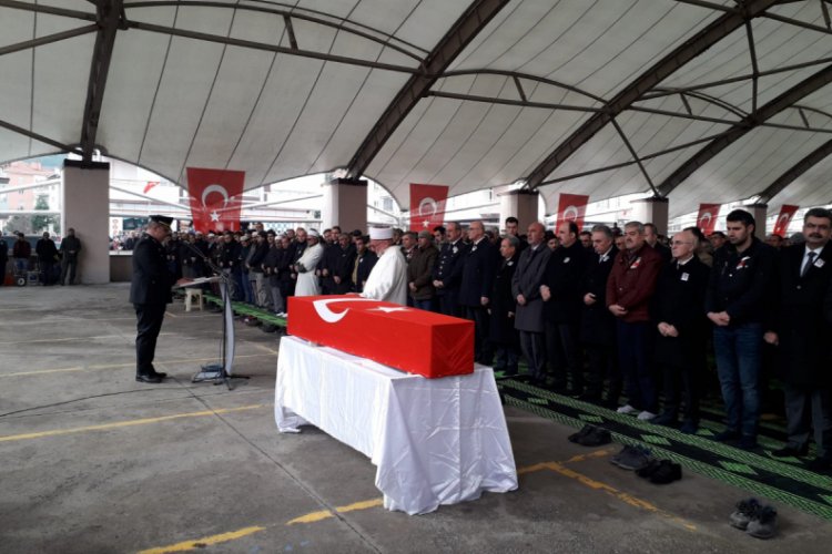 Şehit Uzman Çavuş Özmen'i 10 bin kişi uğurladı