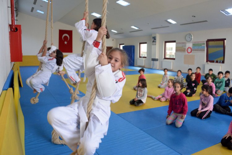 Tataminin yıldızları Bursa'da yetişiyor