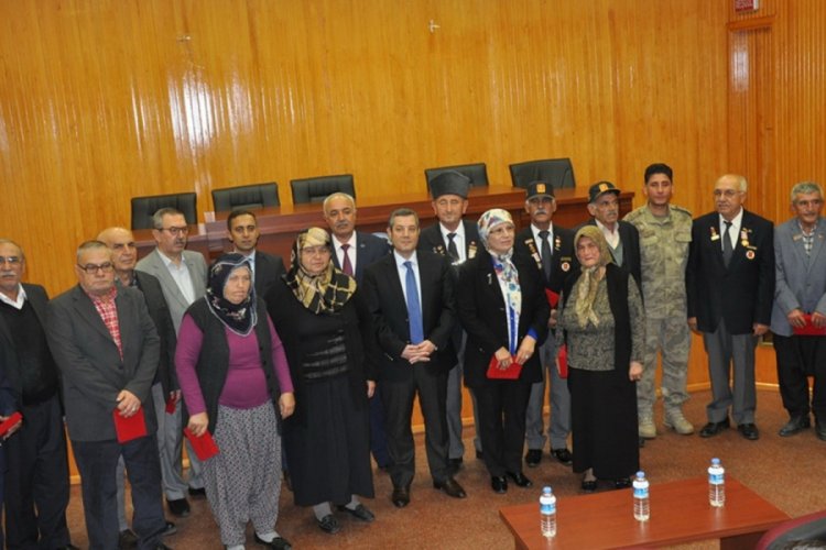 Kıbrıs gazilerine madalya ve beratları tevdi edildi