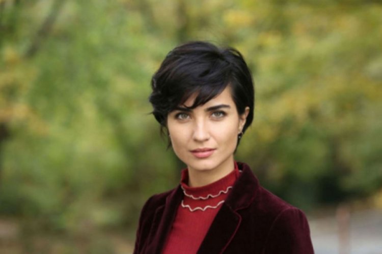 ''Tuba Büyüküstün ekranlara Netflix'le dönüyor''